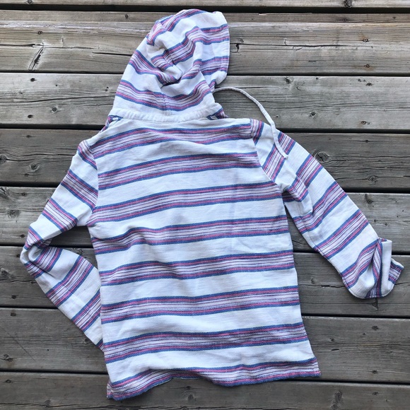 Hooded Beach Shirt - Picture 2 of 3